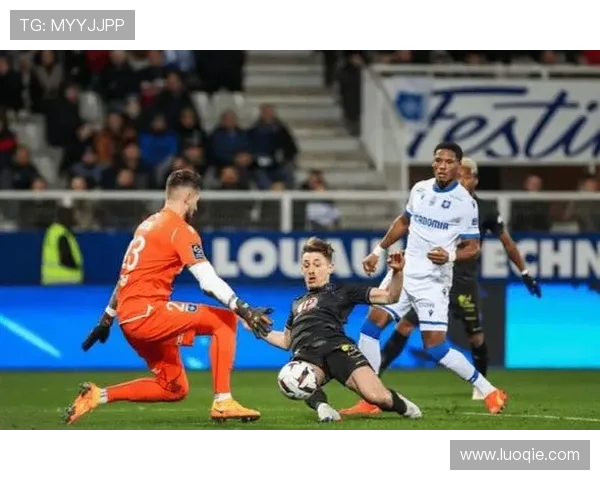 希纳约科破门制胜 欧塞尔1-0小胜洛里昂迎来宝贵三分